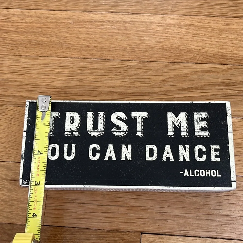 Decor - Picture 3 of 5